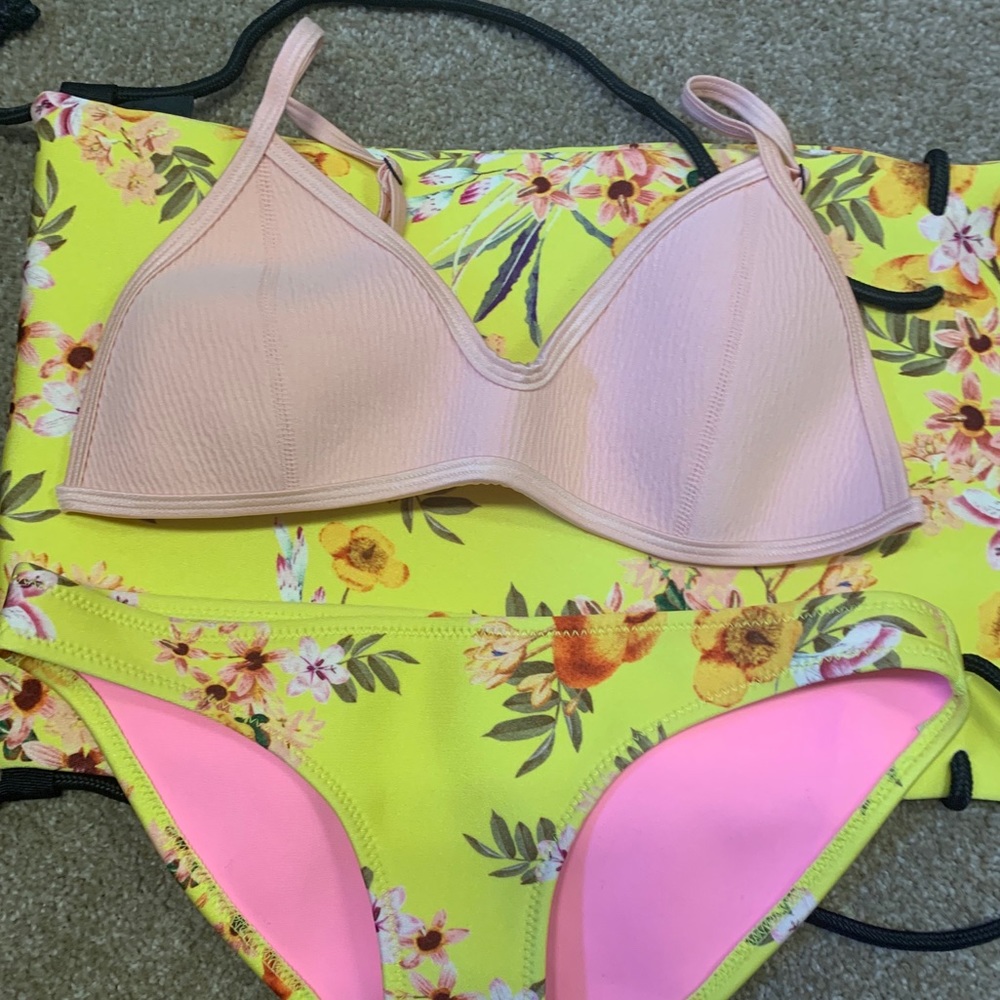 Triangl flora bikini